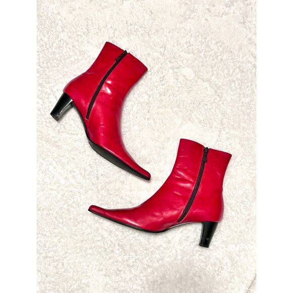 Vintage 90's Y2K Red Leather Pointed Toe Kitten Heel Ankle Boots by BELLE - Picture 6 of 11
